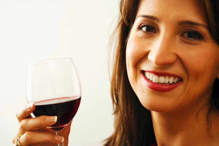 Survey-Shows-Women-Prefer-Red-Red-Wine-May-Have-Mental-Benefits